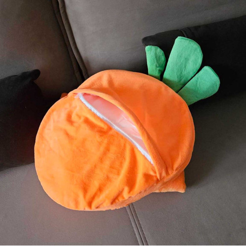 Подушка декоративна кругла з пледом МОРКВА