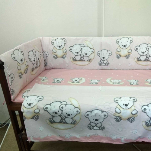 Защита на детскую кроватку из 2 частей Мишки на луне розовая